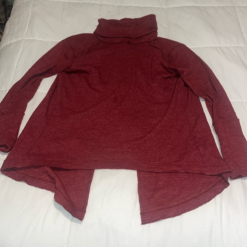 We the free burnt orange split back turtleneck long sleeve shirt size small